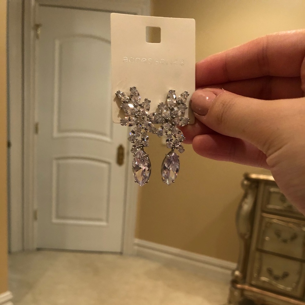 Earrings - Picture 5 of 5